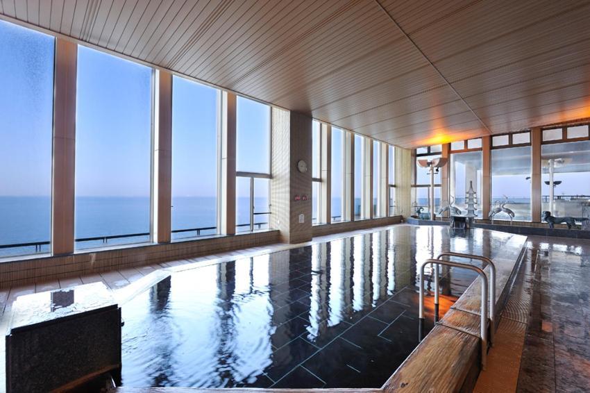 Ryugujo Spa Hotel Mikazuki Ryugutei Kisarazu Exterior photo
